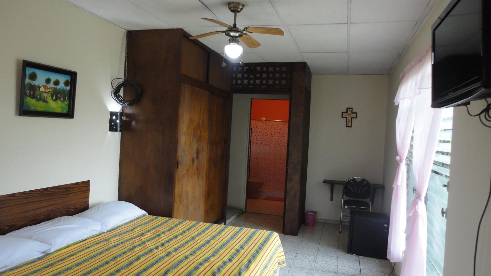 Hostal Dona Marta San Salvador Exteriér fotografie