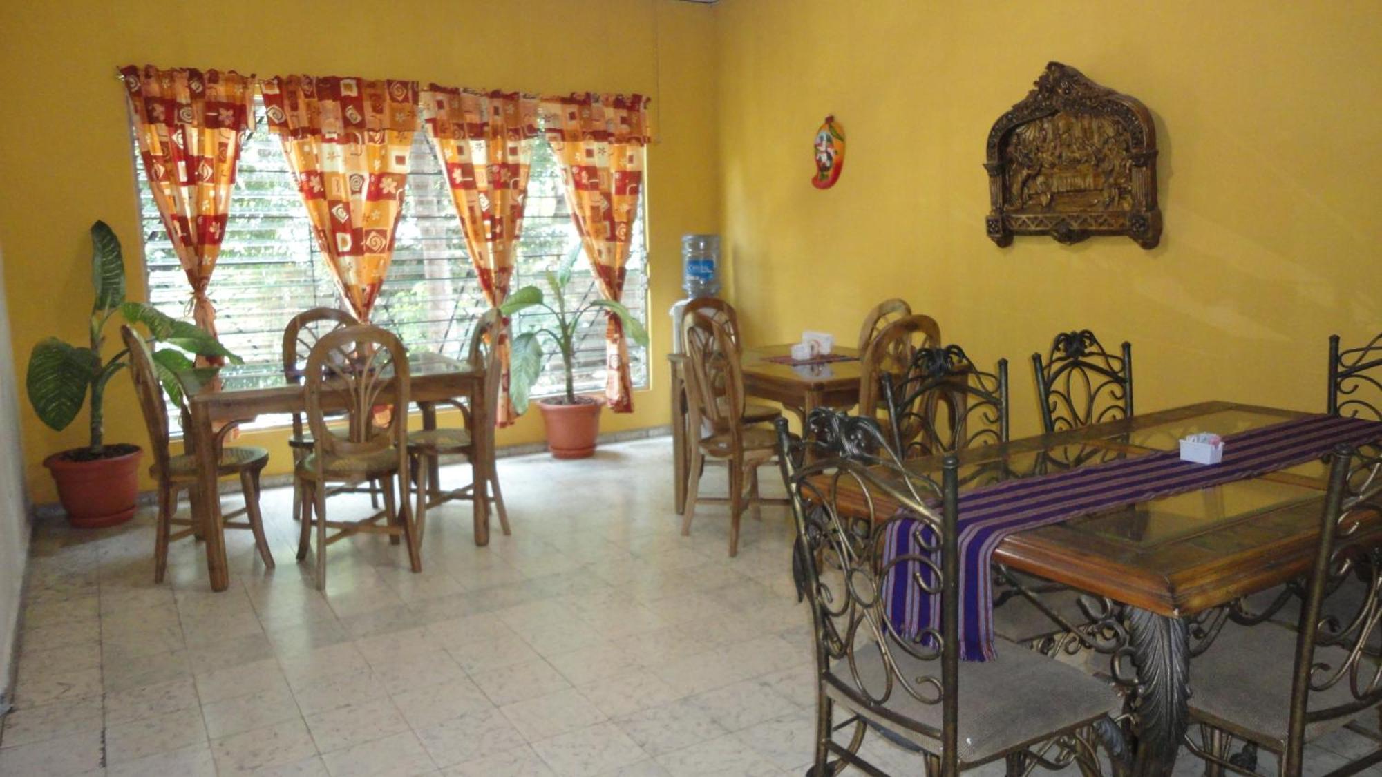 Hostal Dona Marta San Salvador Exteriér fotografie