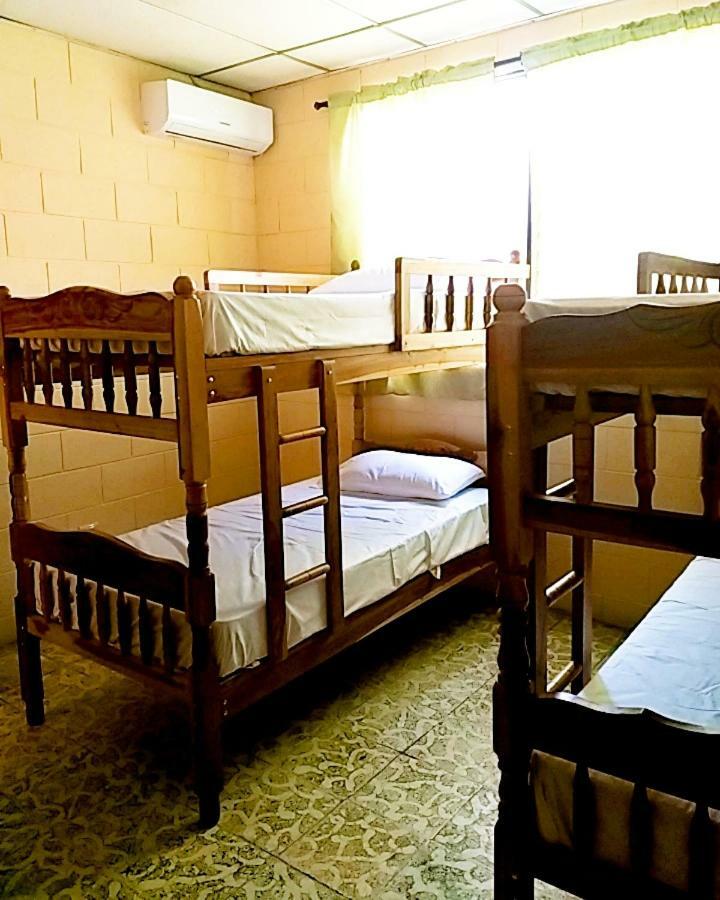 Hostal Dona Marta San Salvador Exteriér fotografie